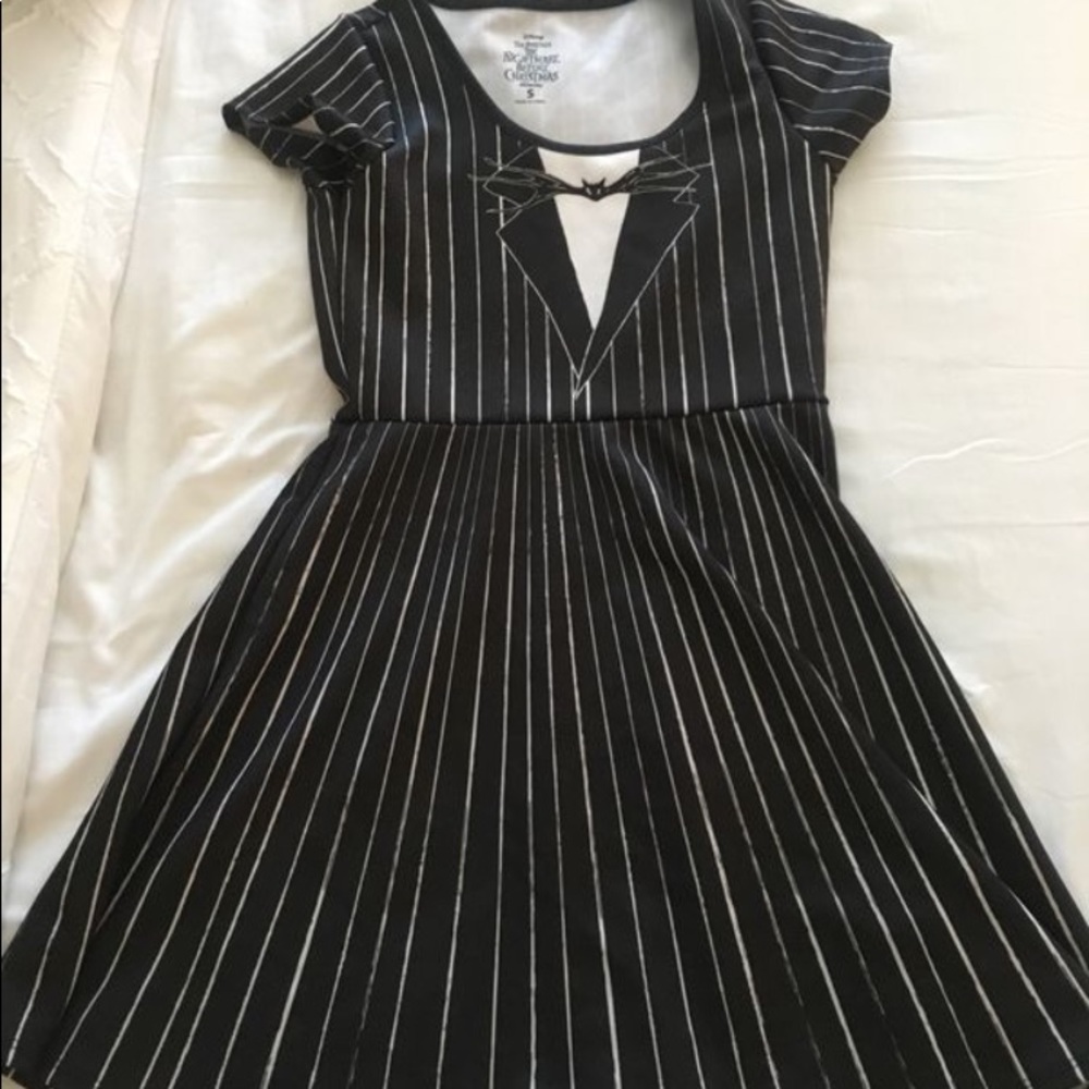 Dress costume